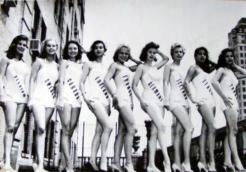 XXX Miss Universe pageant, 1956 photo