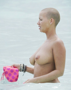 Assobsession:  Amber Rose… 