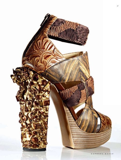 Spring Summer Golden Heights by Nicholas Kirkwood Golden and multi-textured heels is the new directi
