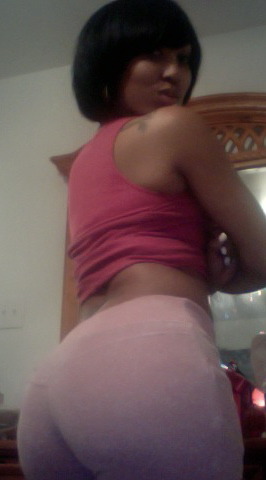 badbroads:  http://badbroads.tumblr.com/