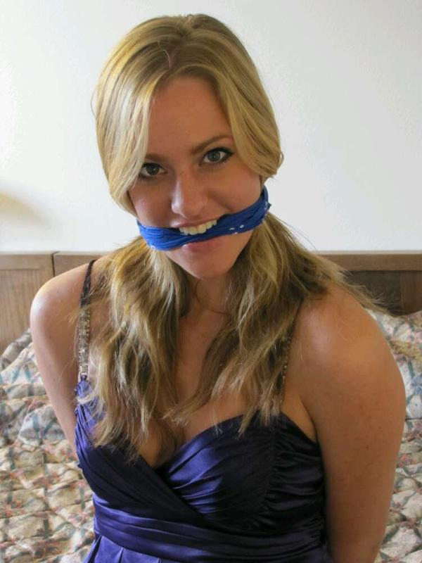 beautyinthebind:  kanehoward:  I like gagged smiles.  Would have quite enjoyed tying