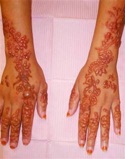 preeeow:   Allergic reaction to Henna  coolest