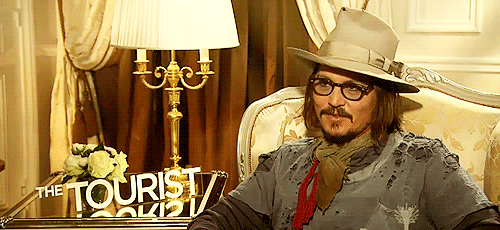 - I’m here with one of Hollywood’s biggest stars, Johnny Depp.- Who? Where?