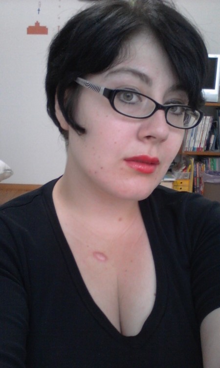 as promised, new haircut GPOY! Also trying out some…ah…“bold” lipstick.