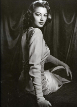 stfumadison:  Ava Gardner 1940’s 