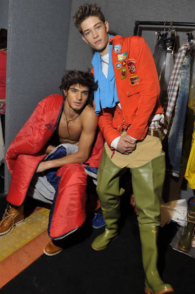 XXX malemodelsloveus:  Marlon Teixeira and Francisco photo