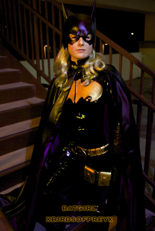 I really dig what the gang came up with for the Steph Batgirl shots, but a wee bit of design flaw in