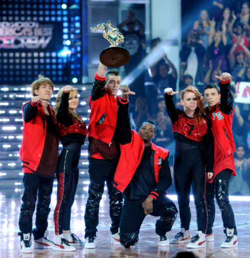 jackielousorro:  they won <3  AHHHHHHHHHHHHH!!! <3