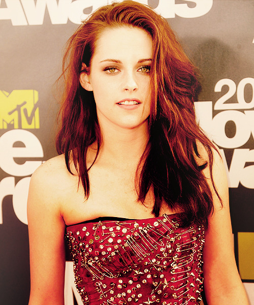 hermiola:  kristen stewart mtv movie awards 2011 (kstewartfans) 