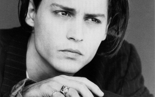 everyeternity:  Sabe qual é o segredo? Não depender de ninguém. Johnny Depp 