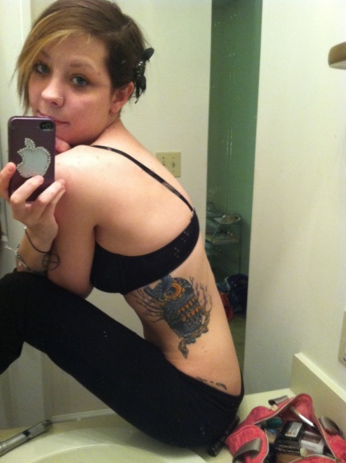 thanks to cindyylouu for the submission! you have such a great body! I love your owl tattoo, keep su