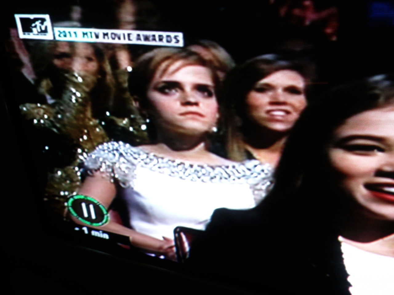 sirlestrange:  Emma Watson’s reaction after Twilight wins Best Movie.  OH SHIT
