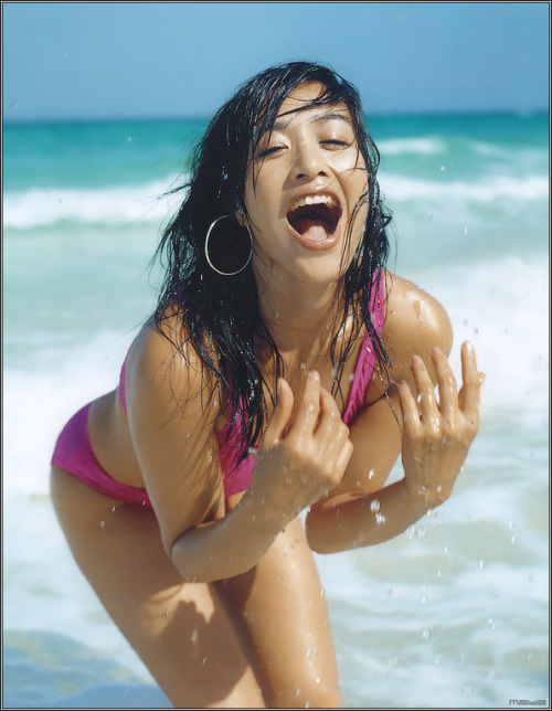 http://exoticaplus.tumblr.com/post/6623115926