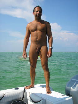 wunderbarerkoerper: Nude boat ride