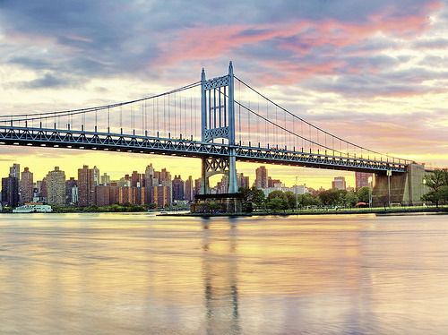 East River Sunset (by Tony Shi.)
