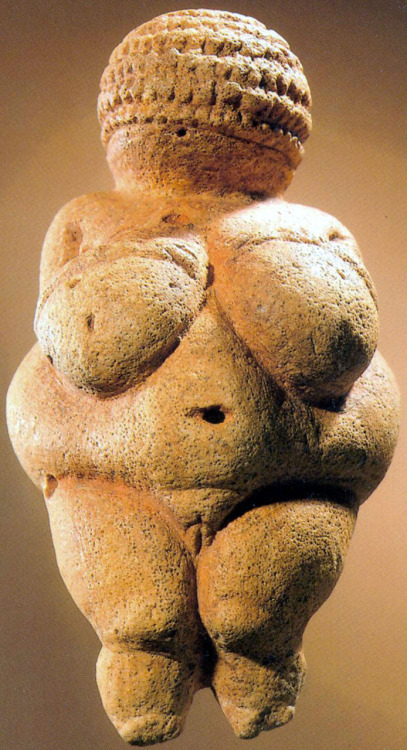 Venus of Willendorf, Between 24,000 and 22,000 BCE