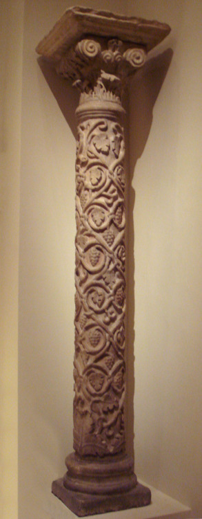 Frankish column from Notre-Dame de la Daurade, Toulouse, carved 400-600 CE.