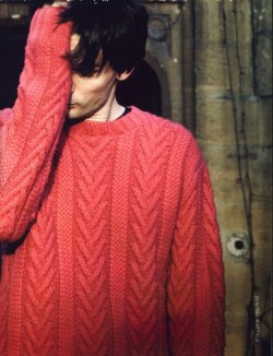 radiopaw:  Not sure if I want that sweater or if I want to be that sweater 