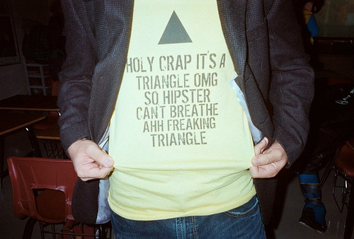 assassin-dictator-gordan-freeman:  GIVE ME THIS SHIRT I WOULD WEAR A GRYFFINDOR SCARF,