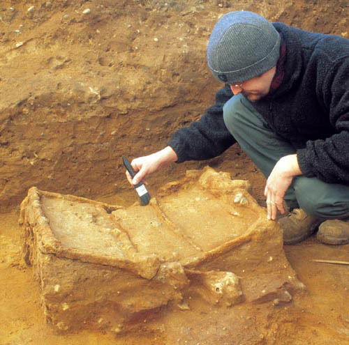 Excavating the folding-stool of the Prittlewell Prince, 7th century