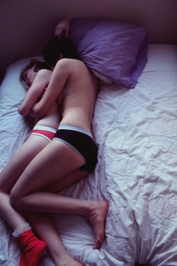sexisbeautiful:  whimper… i wanna be the one on the right, and i want the socks of the one on the left. 