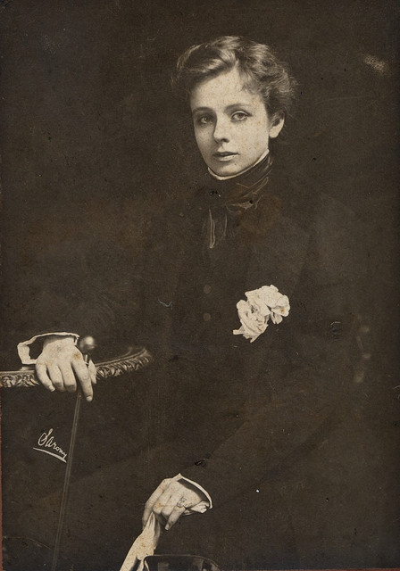 carolathhabsburg:  maud adams dressed as a man on Flickr. 