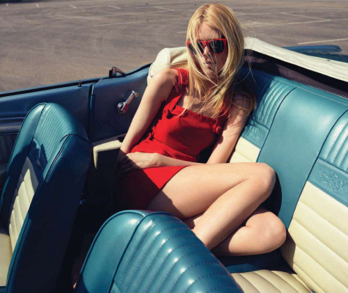 Claudia Schiffer wears Versace in Summer Love 2011 At 41, Claudia Schiffer can still bring her signa