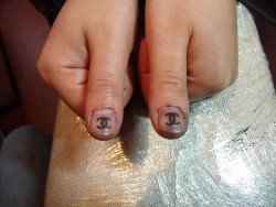 inkandneedle:  Lasts until the nail grows out. Between 1-2 months.  oh god damn, nail tattoo. say whattttt???