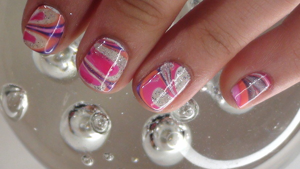 marvelousmatrimony:  Dare to try these for your wedding day? Try this water marbling tutorial