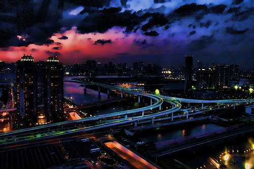 fuckyeahstreetlights:  Two different Worlds