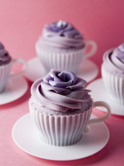 gastrogirl:  teacup cupcakes. 