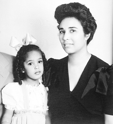 Lucinda Todd and her daughter Nancy.
Lucinda Todd was the secretary of the Topeka branch of the NAACP and the first plaintiff to volunteer in the lawsuit against the Topeka Board of Education.