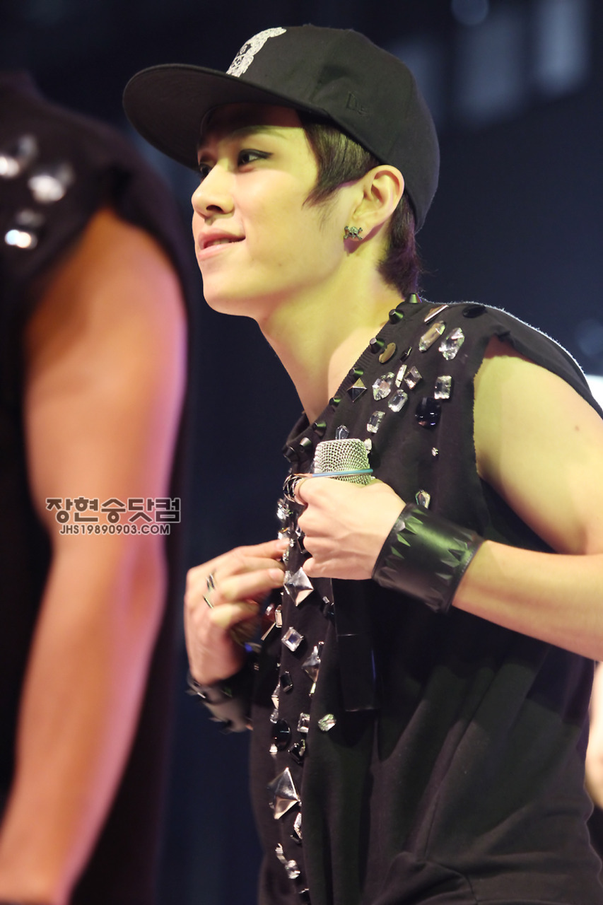 *stomping my feet*  THANK YOU! ♥  ilovegikwangjoonmir:  A M I R A  F O R Y O U!