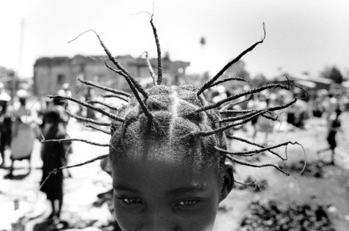 Angola. Province of Bié. Kuito photo by Didier Ruef, 2000