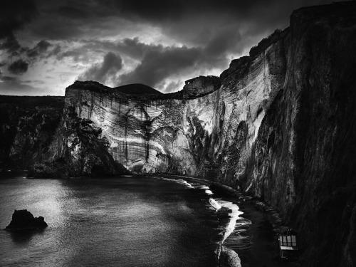 Isola di Ponza photo by Luca Campigotto, 2007