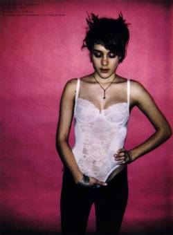 ohthentic:  pussylequeer:  Chloe Sevigny, 1996  Oh 