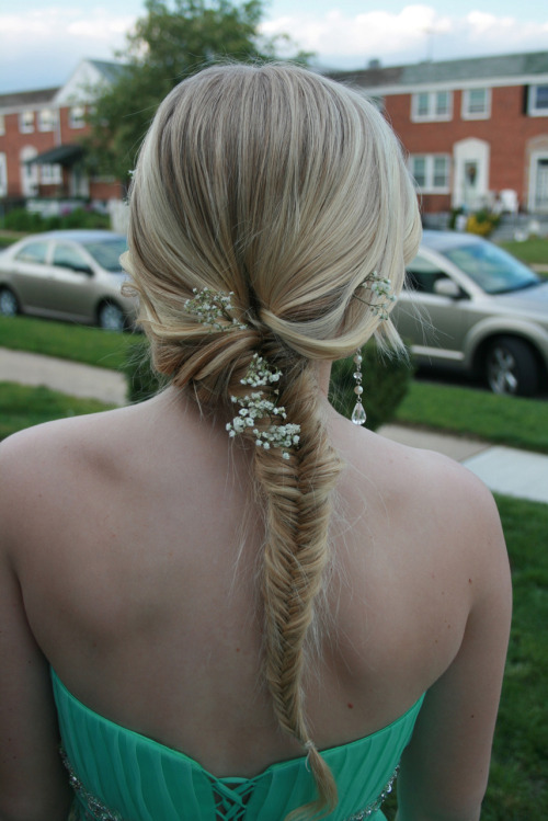 fuckyeahhairstyle: From my senior prom :)
