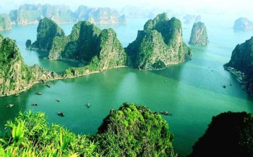 wish-i-was-here:Ha Long Bay, Vietnam