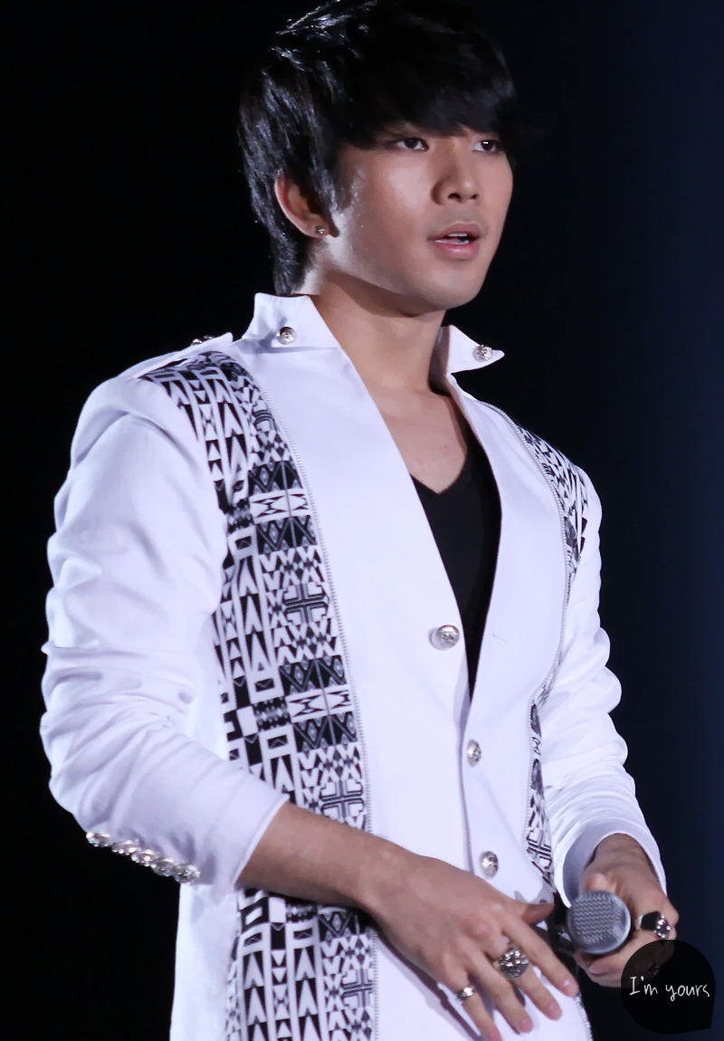 Thanks babe! HAHAHAA! Yeah he look a bit malay in the photo. ilovegikwangjoonmir: