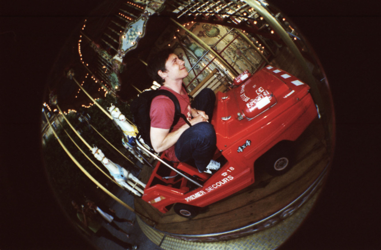 Red Rinding Hood / Paris
Lomography Fisheye n°2 / Lomo X-Pro 100