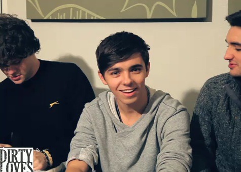 sykessundaytw:  Some people kill with weapons, Nathan Sykes kills with his smile. 
