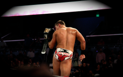 wweissex:  myscriptistotheletter:  I’m in love with this man tbh… His ass is just an added bonus.  This.