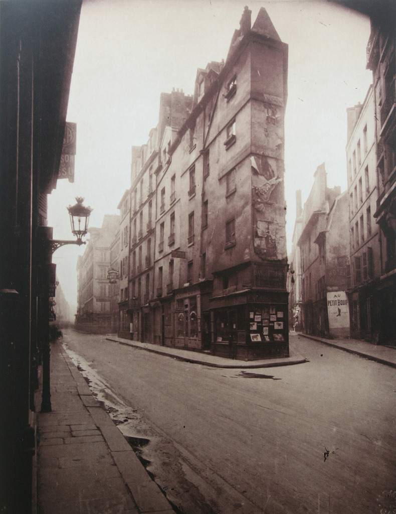 wonderfulambiguity:  Eugène Atget, Un coin, Rue de Seine. Tirage entre, 1924. 