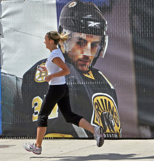 five4fighting:  chara-is-a-giraffe:  Bergy: “Dat ass”  A  PLACEMENT 
