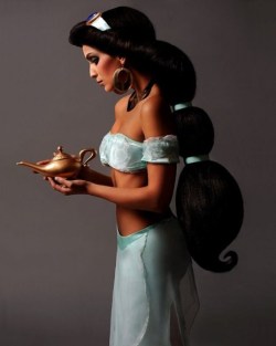 kimmismiles:  …….Why can’t I look like a flawless Disney Princess?! Pocahontas is just…there are so words. So beautiful. 