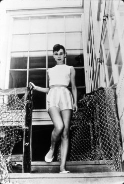 vintagegal:  Audrey Hepburn 1950’s 