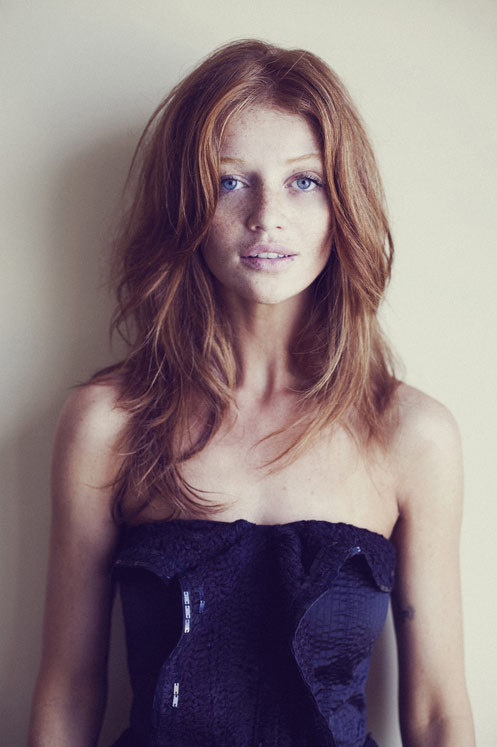 lipstickcreepers:  redheadlove:Cintia Dicker