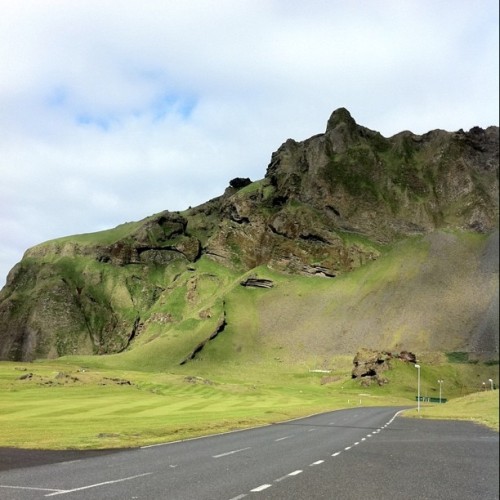 patopaez:  My morning run 3. #Iceland #Westmann Islands #urbanathlete  (Taken with instagram)  really want to be here today!!!!