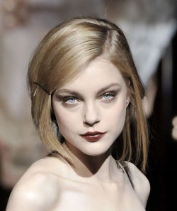 Jessica At Dolce And Gabbana Fall 2008