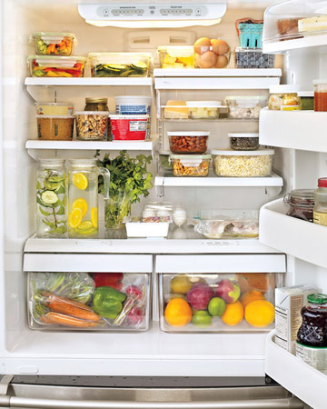 transparentlybeautiful:  bottleofglitter:  iwillbestickthin:  A refrigerator filled